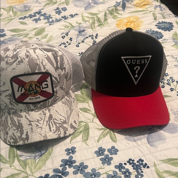 Guess Black and Red Men's Hat - Picture 1 of 4